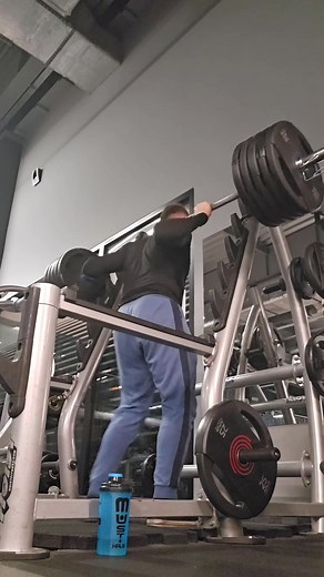203K views · 782 reactions | 225 kg/496 lbs According to Polish strength training coach WODYN, this exercise should strengthen the knee joints, tendons and ligaments to make them as strong as the Terminator's | Instruktor kung fu | Facebook