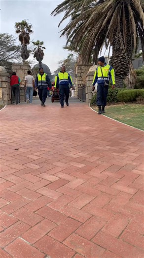 In the mid to late 1800’s a new form of transportation came about, the traction engine. It promised to do the job of a team of horses, donkeys and mules but for a fraction of the time, cost and crew. All across the world farms, businesses and estates purchased these machines to carry out a variety of duties. It seems that even the expansive estate belonging to Father Christmas had a traction engine, presumably he realised that instead of a pack of reindeer, one traction engine could do the same 