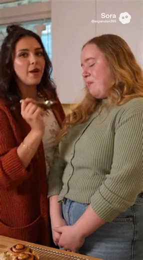 She’s bloating up #fyp #viral #bellyexpansion