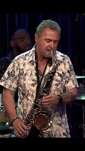 🎵 Get ready for a night out to remember! 🍴 Richard Elliot, a master at soulful smooth jazz, is taking the stage Jan 23-24 with his latest release "Straight Up Down". Savor craft cocktails and small plates while indulging in over two decades of Top 10 hits. Experience Elliot's technical prowess and unbridled passion for jazz, blues, pop, R&B and rock. Enjoy an unforgettable evening of live music, fine dining, and sophisticated vibes. Secure your tickets now! #JazzNightOut | Middle C Jazz