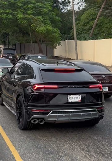 Lamborghini Urus Sound Therapy