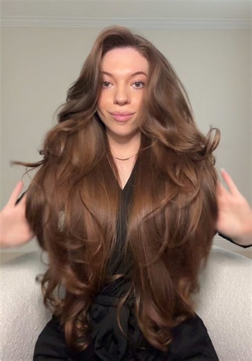 Effortless Blowout with Blowdryer Brush Tutorial