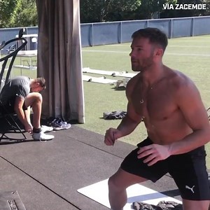 Julian Edelman's hand-eye coordination training is wild 😲 New England Patriots (via zacemde/IG) | The Checkdown