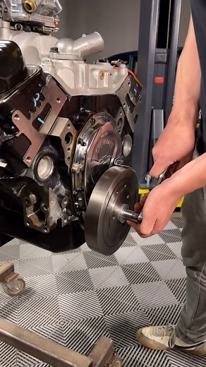 Speedway Motors on Instagram: "A piston stop tool is just one way to find top dead center #engine #techtip #piston #topdeadcenter #tdc #mechanic #v8 #howto #speedwaymotors"