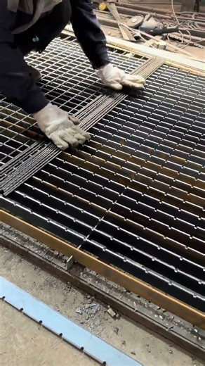 Platform steel grating