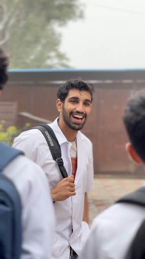 15M views · 339K reactions | Kya mtlb zameen bechna pad gayi沈 #medicalstudent #medical #neet #iit #engineering #relatable #desimemes #comedy #doctor | Ahmed Masood | Facebook