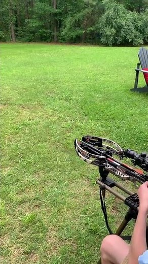 Shooting a Ravin R10 Cross Bow for the first time ever!!!