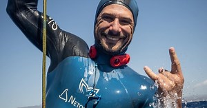 Freediver Shatters World Record by Holding Breath for 29 Minutes