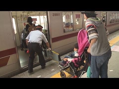 Mothers take action to learn about children's wheelchairs