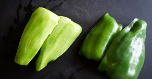 Peler un poivron au couteau