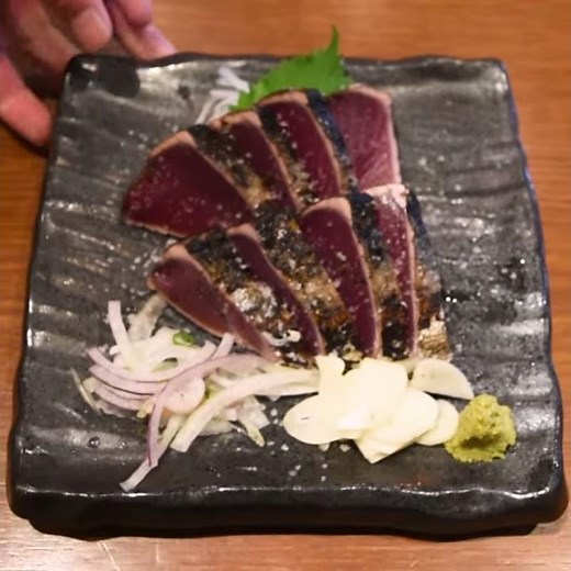 藁焼き鰹たたき明神丸「カツオの藁焼き」