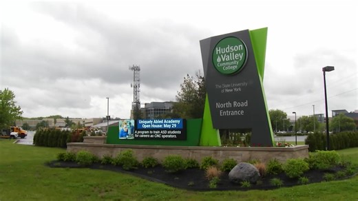 Job fair at HVCC attracts hundreds of job seekers