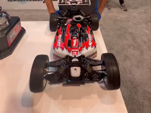 Team Associated RC8B4.1