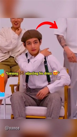 Kookie 🐰unaware what going on 🐻taehyung secretly blushing 😨