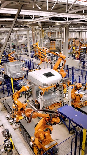 1.1M views · 8.6K reactions | A roof over your head.  == #daf #daftrucks #factory #production #truck #cab | DAF Trucks N.V. | Facebook