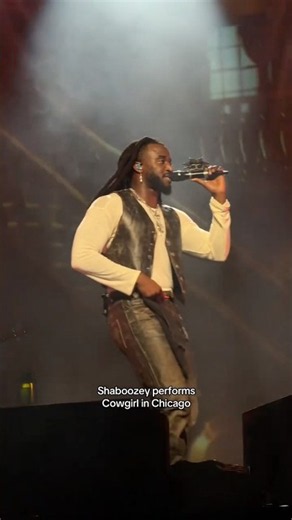 Shaboozey performs ‘Cowgirl’ in Chicago ❤️ #shaboozey #cowgirl