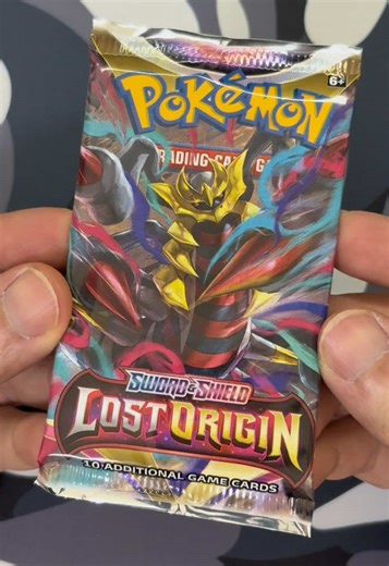 First time openning Lost Origin blister pack! What’s that black border card at the back??? Is that you Tina???? #pokemontcg #pokemoncards #lostorigin #giratina #ポケモンカードゲーム