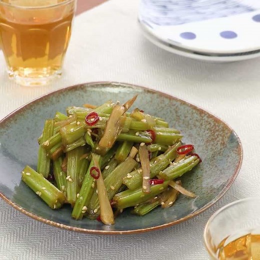 ごま香る！ 葉ごぼうのきんぴらのレシピ動画・作り方 | デリッシュキッチン