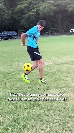 C’est pas évident 😭 #footballtiktok #football #foot #soccertiktok #soccer