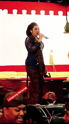 penonton langsung bersorak mendengar niken salindry nyanyikan lagu ini #shorts