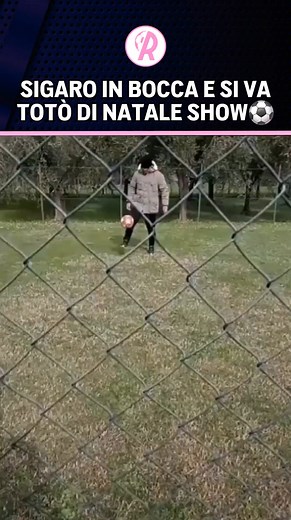 95K views · 810 reactions | Anche a 47 anni, Totò Di Natale non ha perso il suo magico tocco di palla ⚽️ Per Totò è talmente semplice palleggiare in scioltezza da poterlo fare anche con un sigaro in bocca  #DiNatale #TotoDiNatale | Rompipallone.it | Facebook
