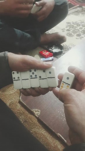 Domino Chain Reaction: A Mesmerizing Close-Up