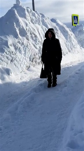 Parts of Russia's Kamchatka peninsula are covered in nearly seven feet of snow after being hit by the heaviest snowfall in decades. | DW News