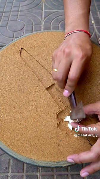 Mastering Knife Shaping Through Metal Casting Techniques