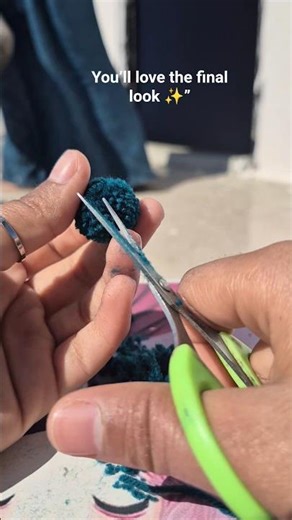 Diy pom pom 🧶#diy #woolencraft #diycrafts #pompom #youtubeshorts