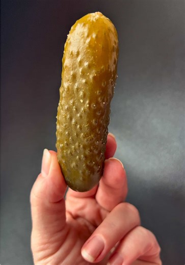 How to peel a pickled cucumber #asmr #ASMR #asmrvideo #asmrfood