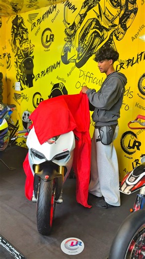 333K views · 24K reactions | One and Only Genuine Register Ducati Panigal  SOLD OUT  Enjoy Malla @Shareeq ️ safe ride  ඔබේ විශ්වාසය අපගේ වගකීමයි  LR Platinum Tire #lrplatinumtyers #ducatipanigale #genuineregisted #ducati199s https://share.google/5ebQrQVpnrbJN55AT | LR Platinum Tire | Facebook