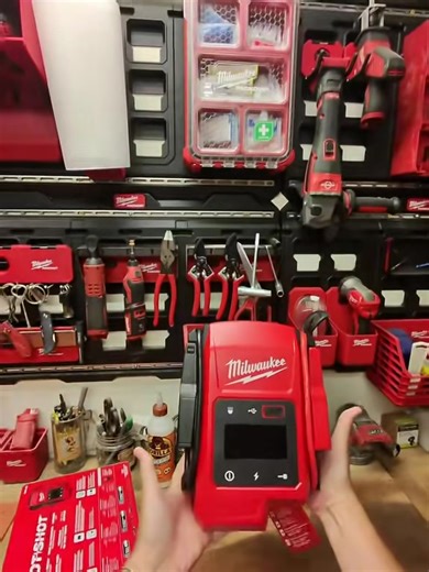 Milwaukee Tool Hot Shot Jumper Pack Review