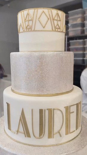 Our senior confectionery designer @segoviajacks is blinging and gilding Lauren’s Bat Mitzvah’s cake, presented at @rainbowroomnyc Stationery: @sincerelystaci.invitations Event planning: @moniquebanksparty | Ron Ben-Israel Cakes