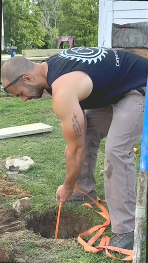 How to remove rocks from footing holes. #diy #construction #remodeling #diyproject #carpentry #pageviralシ゚ #pageシforyou #foryoupagereels #reelsfypシ #foyyoupage #viralshorts #pageforyou #virals | Maria Jones