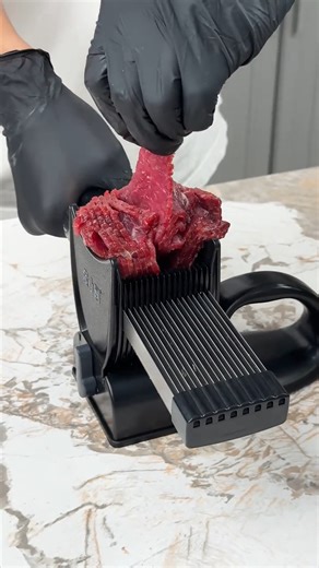 🔪 Cut Smarter, Cook Faster ⚡🍖 Say goodbye to tedious chopping! This quick meat cutter saves time and effort — perfect for slicing meats, veggies, and more in seconds. 👩‍🍳✨ #KitchenTools #CookingMadeEasy #QuickChopper #HomeCooking #FoodPrep | Home Kitchen Supplies