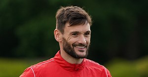 Diaporama : Hugo Lloris : Sa nouvelle vie à Los Angeles dans une maison moderne avec piscine, "jardin secret" et prestigieux voisins