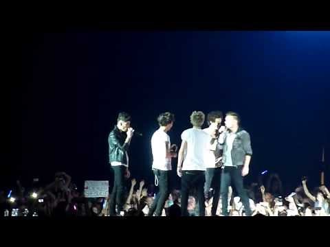 One Direction Singing I Want It That Way (Backstreet Boys)