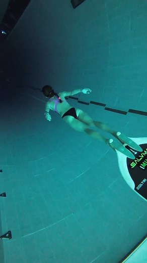 650K views · 1.9K reactions | Defying Limits in a 40m Deep Pool 錄 | UNREEL | Facebook