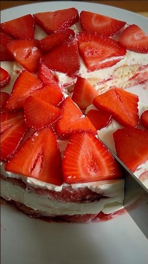 Strawberry Tiramisu 🍓 No Bake, No Coffee