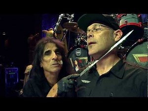 Alice Cooper To Create Maniacal Mayhem at Universal Studios' Halloween Horror Nights