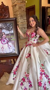 839K views · 8.3K reactions | Que tal este hermosa Quinceañera luciendo su maravilloso vestido de #quinceañera el día que celebraba su fiesta de #XVaños #quinceaneradresses #quincephotographer | Sammy's Productions | Facebook