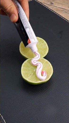 Toothpaste and Lemon for Spotless Toilets #Cleaning #HoToilets #DIY #PracticalTips #NaturalCleaner