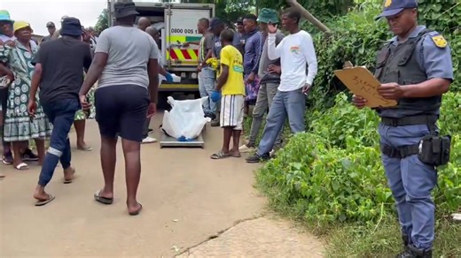 BREAKING NEWS | Suspects leave the scene in style! Five men wanted for murder, attempted murder, and armed robbery were shot dead after allegedly opening fire on police in Bester, KZN. Four firearms recovered. #SUSPECTSKILLED #SAPS #KZN | Suburban Control Centre