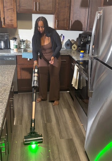 #ad Cleaning as a Type B mom means my house isn't always perfect—but a few simple habits (and my Levoit vacuum 😌) make it so much easier to stay on top of the mess. ✨ Use code * DYAMONDN * for 10% off your purchase. ✨ Click my bio ! #dyamondnicole #levoitvacuum #VortexIQ #VisibleCleaning.