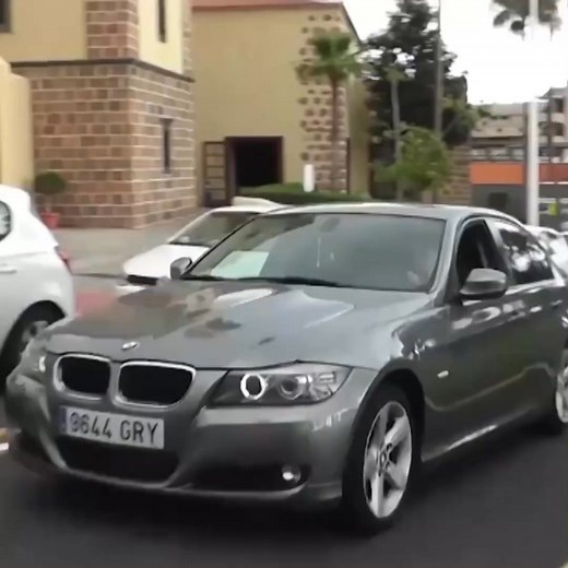 Tired of Fumbling with Your Phone While Driving? | Nice Essential