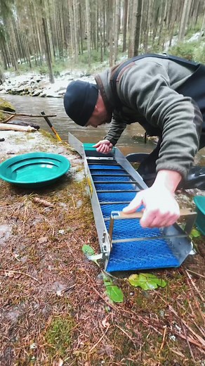 Exciting Gold Prospecting Adventure: Uncovering Hidden Treasures
