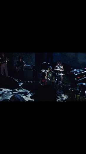 Zayn Malik on Instagram: "Alienated.. Live from London !"