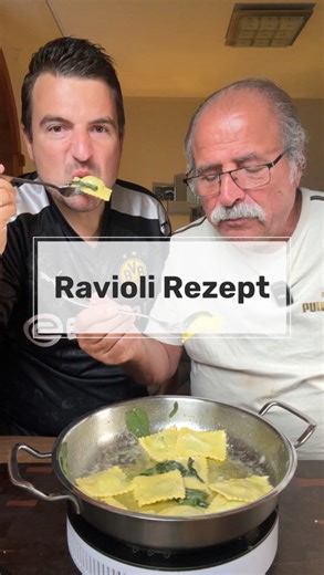 Ravioli selber machen - so machst du leckere Ravioli mit Spinat Ricotta Füllung #Rezept im Kommentar ⬇️ | Fitaliancook