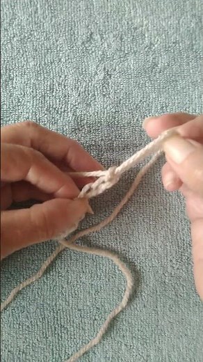 🧞Genie's NO HOOK & HASSLE 👉 FINGER CROCHETING A CHAIN STITCH👈 #fingercrochet #crochet