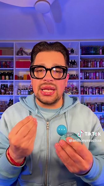 A Perfume That Smells Like WiFi? 🤔 #perfume #perfumetiktok #perfumetok #frutigeraero #frutigeraeroaesthetic